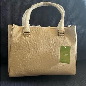 Kate Spade NEW w/tags and wrapping. Quinn/WKRU 1889/Wellesley Ostrich/Sidewalk